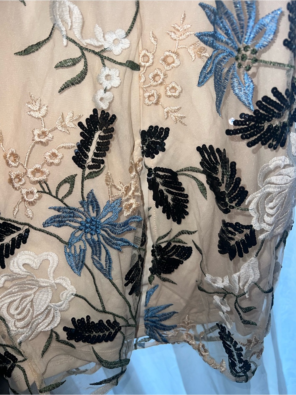 NWT Lulu's Beige Midi Dress with Black & Blue Floral Embroidery - Picture 7 of 9